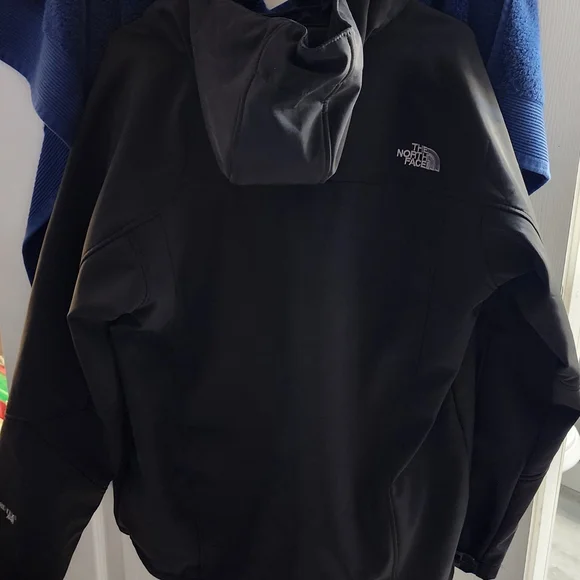 The North Face Men's Black Softshell Jacket - Picture 4 of 4